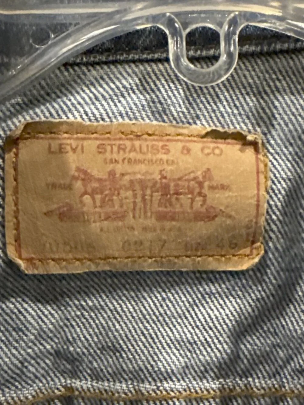 Vintage 1980s Levi’s 70506-0217 Men’s 42 Two Pocket Denim Jacket